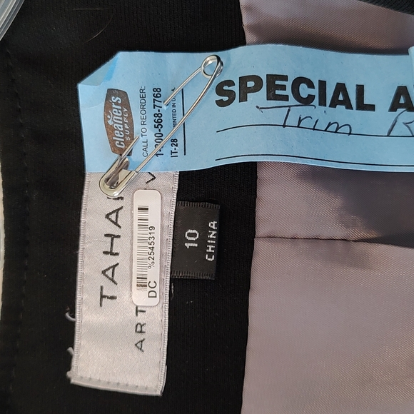 🆕💲SALE💲 ⭐GORGEOUS TAHARI Blazer - PERFECT CONDITION ⭐🆕 - Picture 3 of 8